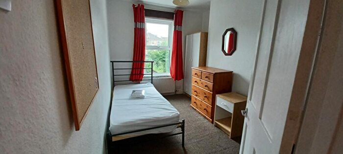 5 Bedroom House To Rent In Clarence Place, BA1