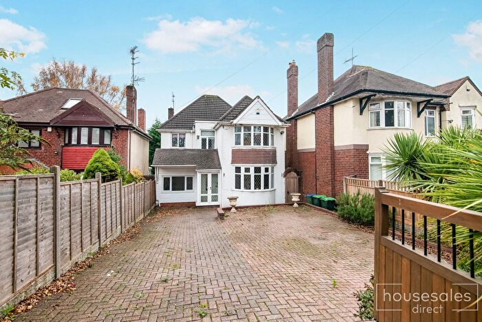 4 Bedroom Detached House For Sale In Wolverhampton Road, Oldbury, B68