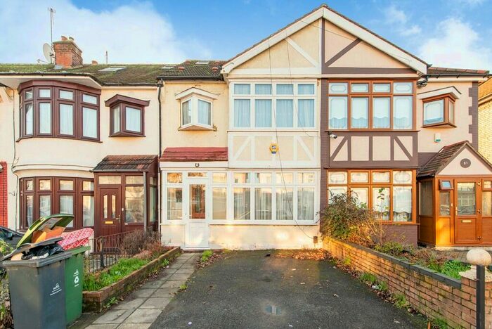 4 Bedroom Terraced House To Rent In Cherrydown Avenue, London, E4