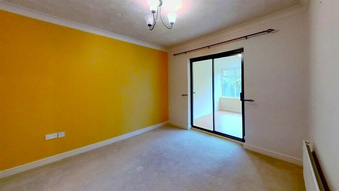 5 Bedroom Detached House To Rent In Plantation Place, Shenley Brook End, Milton Keynes, MK5