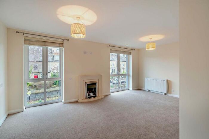 2 Bedroom Flat For Sale In Greaves Road, Lancaster, LA1