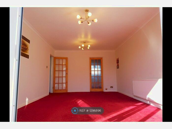 2 Bedroom Flat To Rent In Berry Lane, Rickmansworth WD3