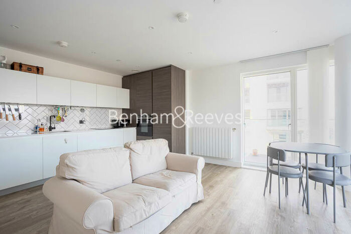 2 Bedroom Apartment To Rent In Pegler Square, London, SE3