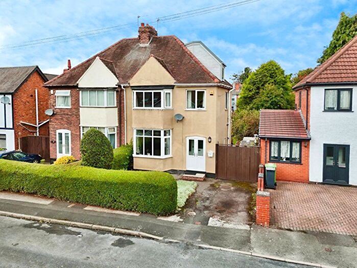 4 Bedroom Semi-Detached House For Sale In School Street, Wednesbury, Wednesbury, WS10