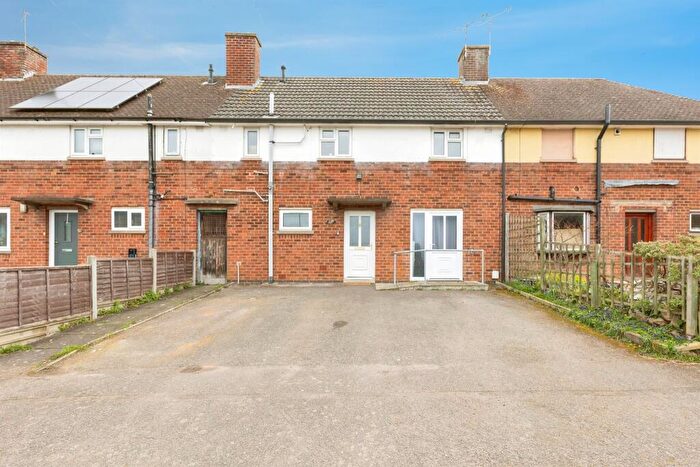 3 Bedroom Town House For Sale In Bassett Avenue, Countesthorpe, Leicester, LE8