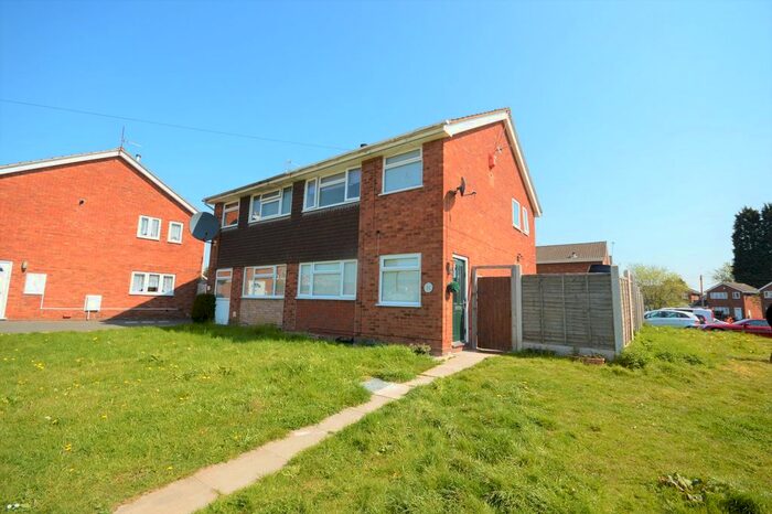 3 Bedroom Semi-Detached House To Rent In Farndale Avenue, Wolverhampton, West Midlands, WV6