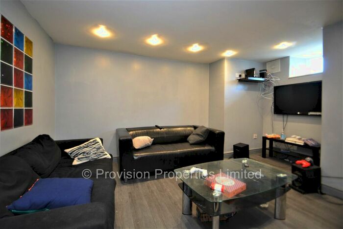 8 Bedroom Terraced House To Rent In Mayville Avenue, Hyde Park, Leeds, LS6