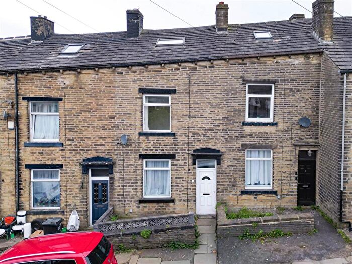 3 Bedroom Terraced House For Sale In Warley Grove, Halifax, HX2