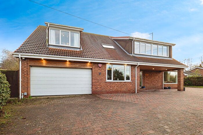 5 Bedroom Detached House For Sale In Etton Road, Cherry Burton, Beverley, HU17