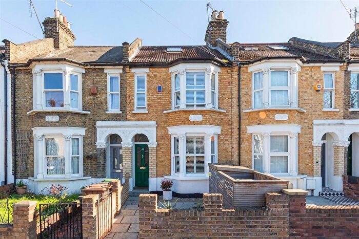 3 Bedroom Terraced House For Sale In Markhouse Avenue, Walthamstow, E17