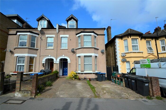1 Bedroom Flat To Rent In Moreton Road, South Croydon, CR2