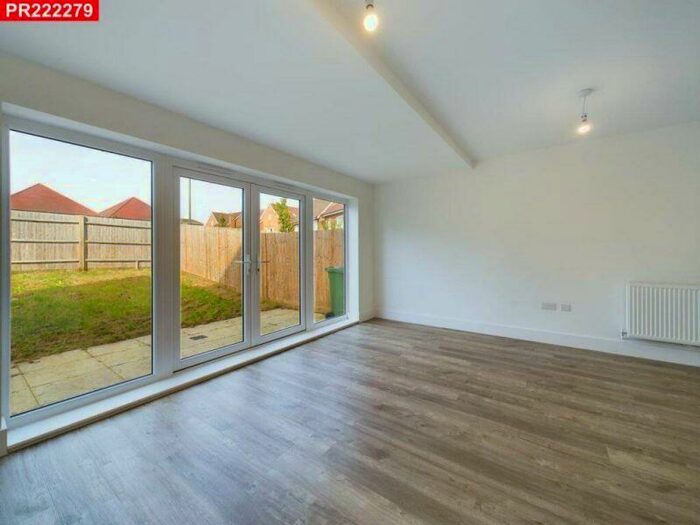 4 Bedroom Semi-Detached House To Rent In Beatrice Square, Tadworth, KT20