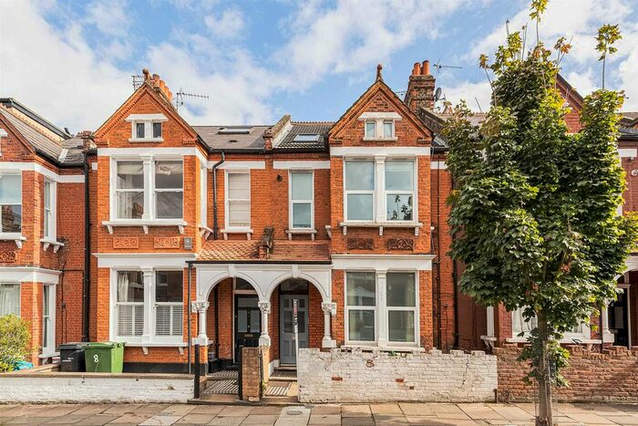 3 Bedroom Flat For Sale In Killyon Road, SW8