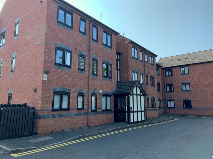 2 Bedroom Flat To Rent In The Locks, The Moorings, CV31