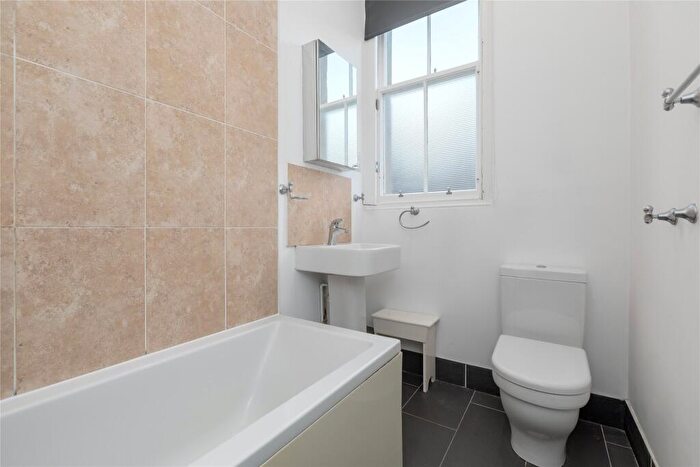 1 Bedroom Apartment For Sale In Comely Bank Street, Edinburgh, Midlothian, EH4