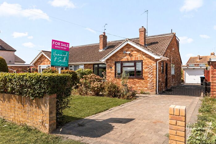3 Bedroom Bungalow For Sale In School Green Lane, North Weald, CM16