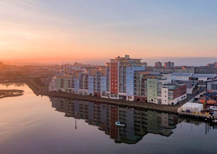 2 Bedroom Flat To Rent In Aqua, Lifeboat Quay, Poole, BH15