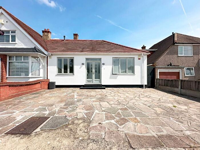 3 Bedroom Bungalow For Sale In Coleridge Road, Romford, RM3
