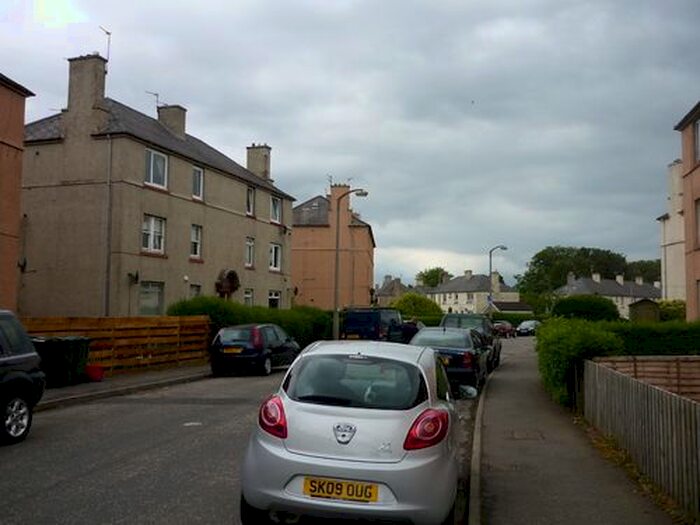 2 Bedroom Flat To Rent In Stenhouse Avenue West, Edinburgh, EH11