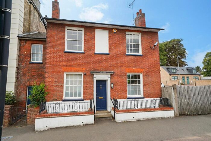 3 Bedroom Character Property For Sale In Lake Street, Leighton Buzzard, LU7