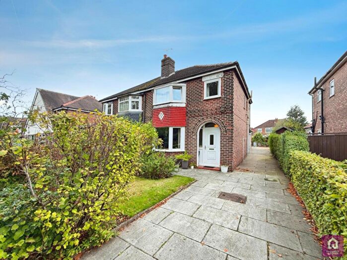 3 Bedroom Semi-Detached House For Sale In Manor Avenue, Sale, Greater Manchester, M33