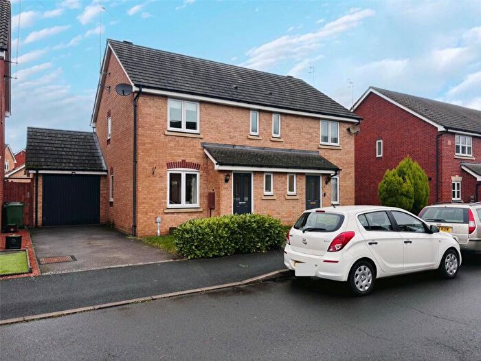 3 Bedroom Semi-Detached House For Sale In Swan Meadow, Warwick, Warwickshire, CV34