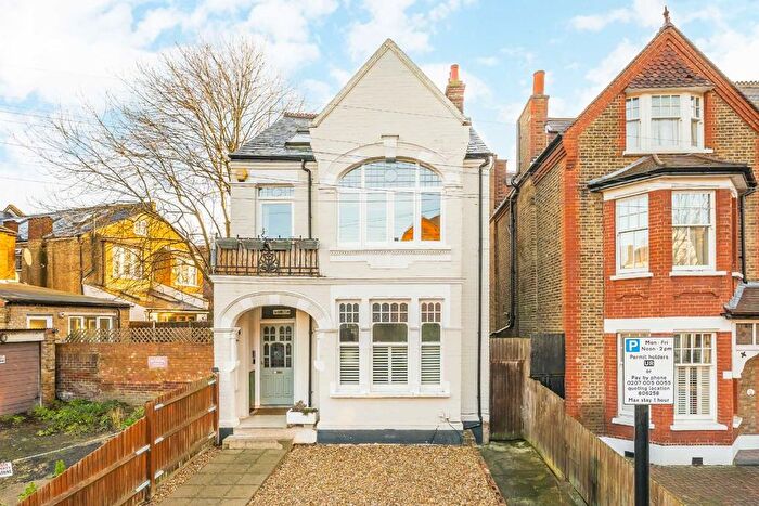2 Bedroom Flat For Sale In Ashlake Road, Streatham, SW16