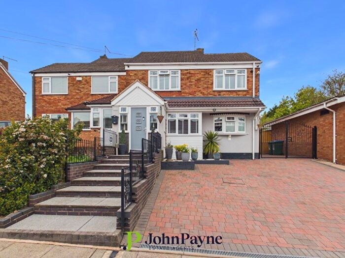 4 Bedroom Semi Detached House For Sale In Chatsworth Rise, Styvechale, West Midlands, CV3