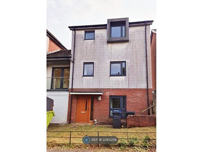 3 Bedroom Semi-Detached House To Rent In Cornfield Drive, Birmingham, B31