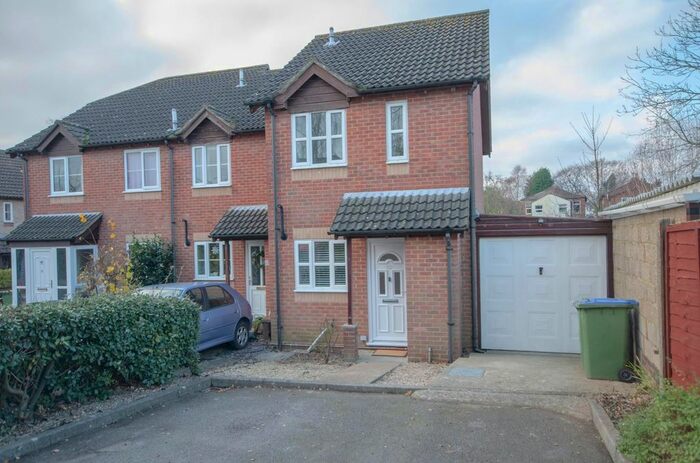 2 Bedroom End Of Terrace House To Rent In Peppard Close, Bitterne Village, Southampton, SO18