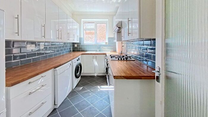 2 Bedroom Flat To Rent In Picardy Road, Belvedere, DA17