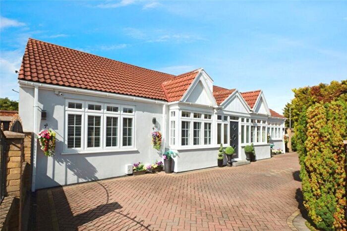 4 Bedroom Bungalow For Sale In Orchard Avenue, Rainham, RM13