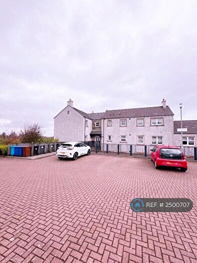 3 Bedroom Flat To Rent In Mallots View, Glasgow, G77