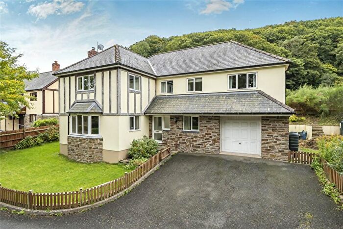 4 Bedroom Detached House For Sale In Cae Clawdd, Knighton, Powys, LD7