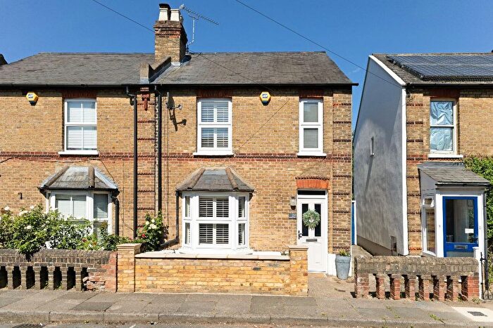 3 Bedroom Semi-detached House For Sale In Budebury Road, Staines-Upon-Thames, TW18