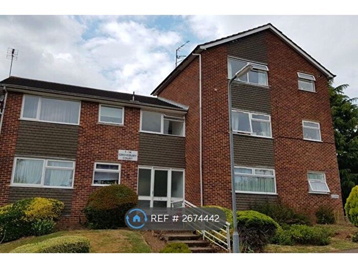 Studio To Rent In Grovebury Court, London, N14