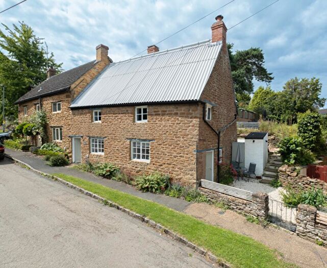 2 Bedroom Semi-Detached House For Sale In The Cottage Bunkers Hill, Badby, Daventry, NN11