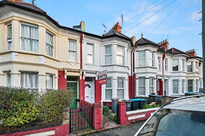 2 Bedroom Apartment For Sale In Osborne Road, London, NW2