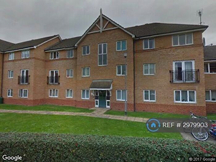 2 Bedroom Flat To Rent In Woodlands Close, Guildford, GU1