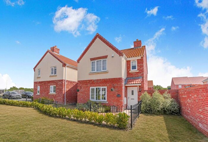 3 Bedroom Detached House For Sale In Reason Drive, Hadleigh, IP7