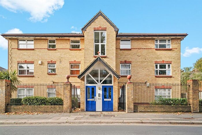 2 Bedroom Flat For Sale In Acton Lane, London, W4