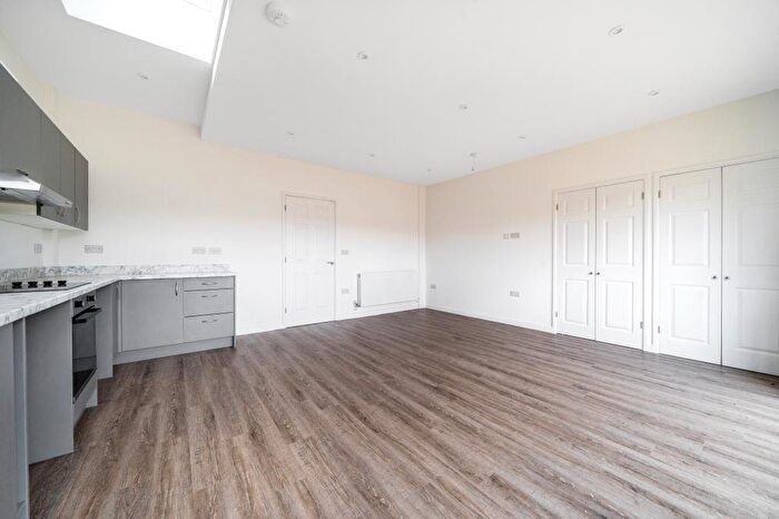 1 Bedroom Flat To Rent In Woodstock, Oxfordshire, OX20