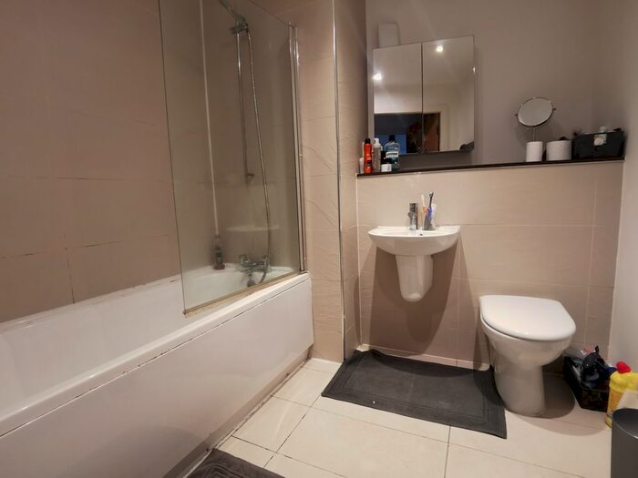 1 Bedroom Flat To Rent In Barnfield House, Salford Approach, M3
