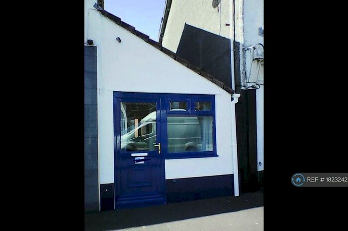 1 Bedroom Flat To Rent In Lone Road, Clydach, Swansea, SA6