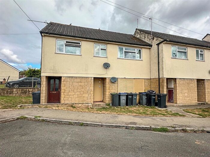 1 Bedroom Flat For Sale In Newnton Grove, Malmesbury, SN16