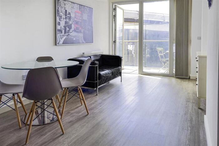 1 Bedroom Apartment To Rent In Wandle Road, Croydon, CR0