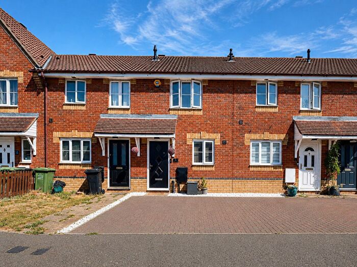 2 Bedroom Terraced House For Sale In Warren Drive, Basildon, SS14