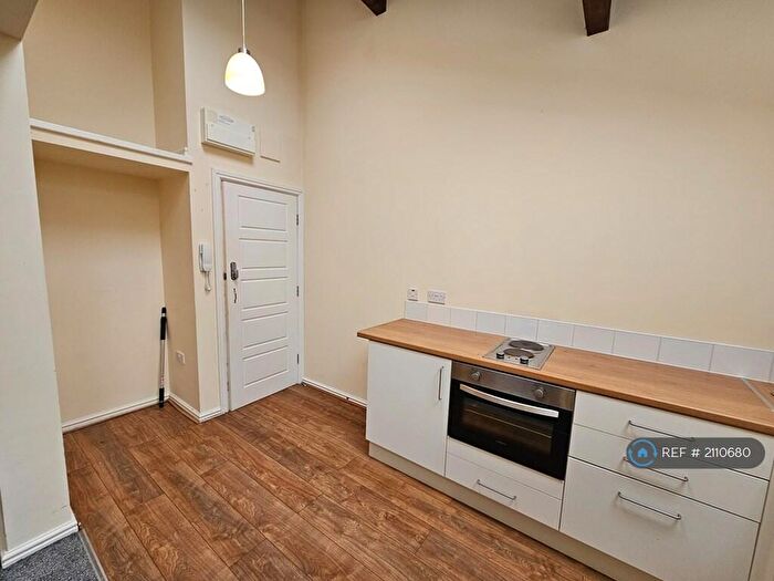 1 Bedroom Flat To Rent In Shamrock House, Pudsey, LS28