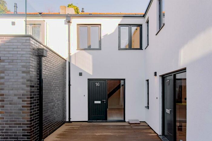 2 Bedroom Terraced House To Rent In Fonthill Mews, Finsbury Park, N4