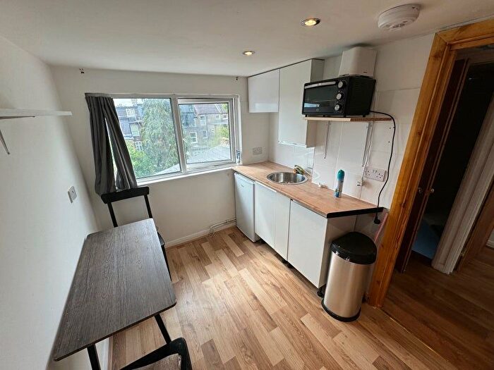 1 Bedroom Flat To Rent In Pemberton Road, London, N4
